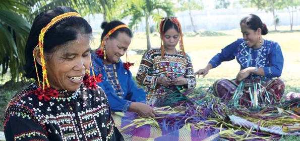 Globe BridgeCom's livelihood program ensures the self-sufficiency of the women of Ded Libun de Lasang Association Globe BridgeCom's livelihood program for Ded Libun de Lasang Association